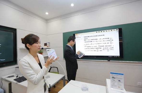 觸控一體機可以裝教學軟件嗎？.jpg